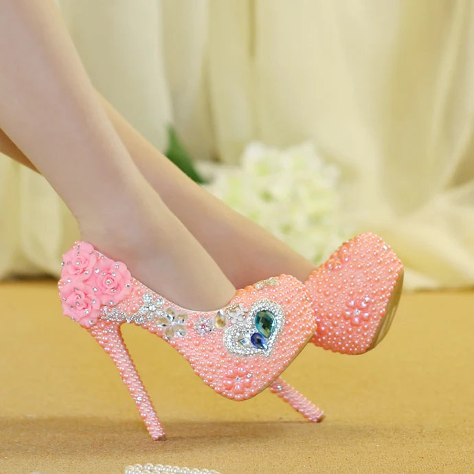 Rozā pērle augstiem papēžiem princese kristāla kurpes kāzu ceremonija darbības banketa studio, kāzu foto, kāzu līgava apavi
