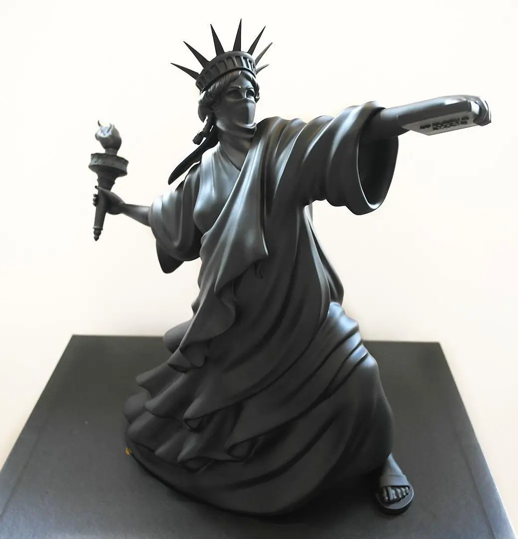 37cm Sveķu Statuja Skulptūru Banksy Brīvības Statuja Bomber Kolekciju Mūsdienu Rotaslietas Figūriņas Mājas Dekori Aksesuāri 5
