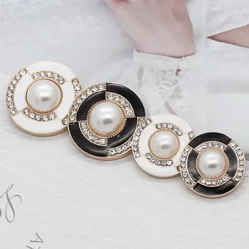 10pcs/daudz Modes Metāla Pogas Apģērbā Sievietes Baltā Melnā Rhinestone Pērļu Pogas, lai Mēteļu Šūšanas Piederumi, Apģērbu Pogu 0